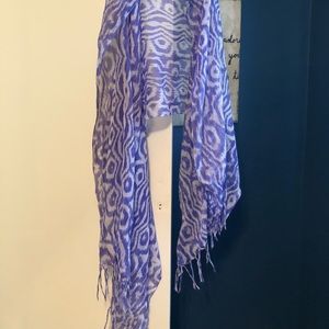 Francesca’s blue pattern scarf